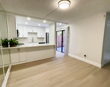 825 Center Street - Photo Thumbnail 10