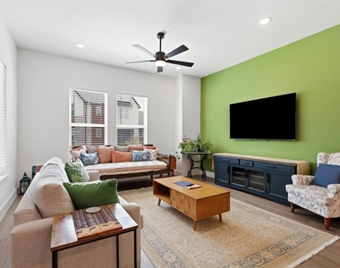 6240 Fortuna Lane - Photo Thumbnail 15