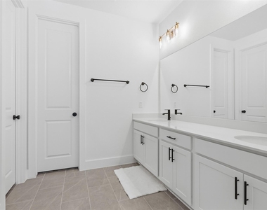 6240 Fortuna Lane - Photo Thumbnail 8