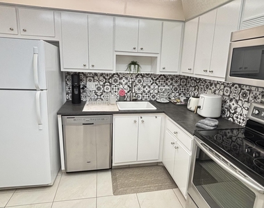 605 Oaks Drive - Photo Thumbnail 1
