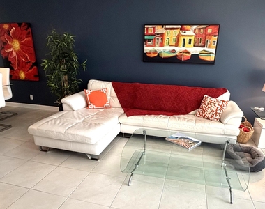 605 Oaks Drive - Photo Thumbnail 5