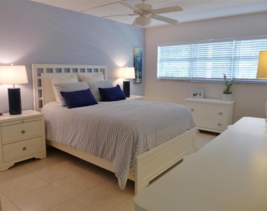 605 Oaks Drive - Photo Thumbnail 3