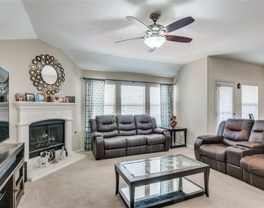 1017 Golden Bear Lane - Photo Thumbnail 11