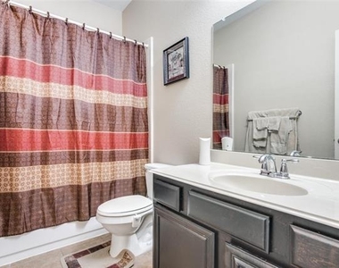 1017 Golden Bear Lane - Photo Thumbnail 4