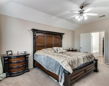 1017 Golden Bear Lane - Photo Thumbnail 12