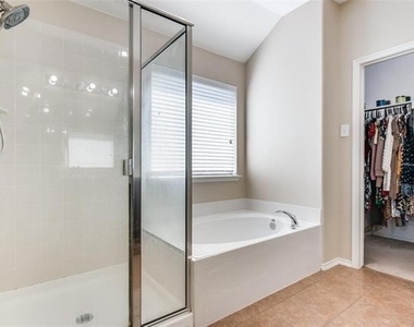 1017 Golden Bear Lane - Photo Thumbnail 15