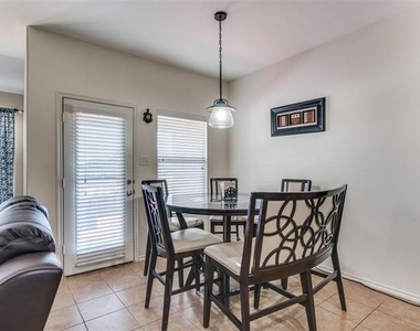 1017 Golden Bear Lane - Photo Thumbnail 9