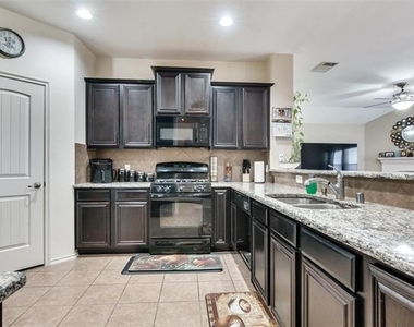 1017 Golden Bear Lane - Photo Thumbnail 7