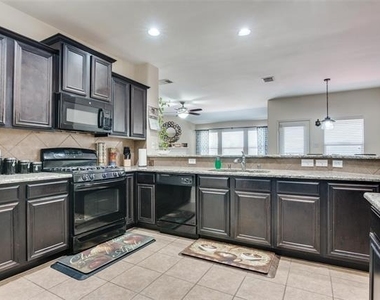 1017 Golden Bear Lane - Photo Thumbnail 6