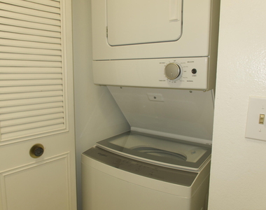 208 Foxtail Drive - Photo Thumbnail 33
