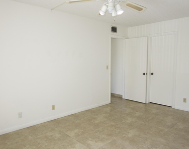 208 Foxtail Drive - Photo Thumbnail 24