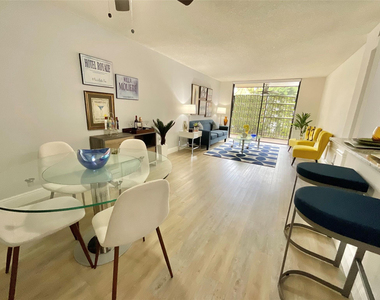 9517 Fontainebleau Boulevard - Photo Thumbnail 1