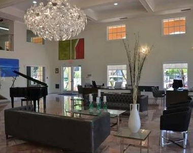 9517 Fontainebleau Boulevard - Photo Thumbnail 10