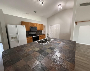 548 Sw Undallo Road - Photo Thumbnail 5