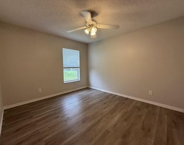548 Sw Undallo Road - Photo Thumbnail 8