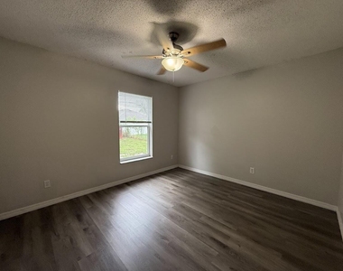 548 Sw Undallo Road - Photo Thumbnail 11