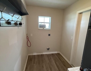 548 Sw Undallo Road - Photo Thumbnail 19