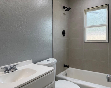 2500 Normont Circle - Photo Thumbnail 12