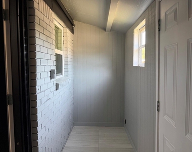 2500 Normont Circle - Photo Thumbnail 13