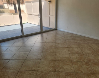 834 Nw 82nd Avenue - Photo Thumbnail 3