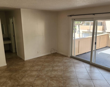 834 Nw 82nd Avenue - Photo Thumbnail 2