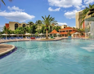 9517 Fontainebleau Boulevard - Photo Thumbnail 11