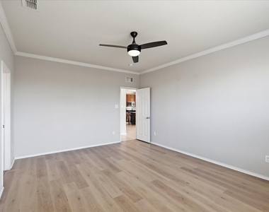 3116 Layla Creek Drive - Photo Thumbnail 11