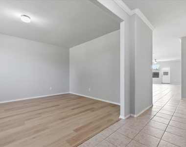 3116 Layla Creek Drive - Photo Thumbnail 3