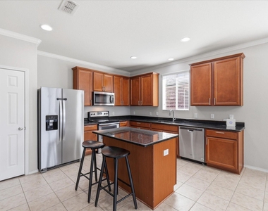 3116 Layla Creek Drive - Photo Thumbnail 8