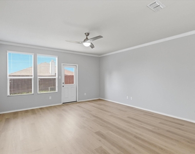 3116 Layla Creek Drive - Photo Thumbnail 6
