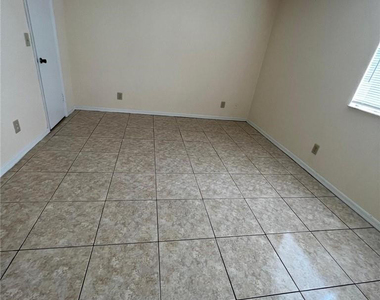 12730 Vista Isles Drive - Photo Thumbnail 6