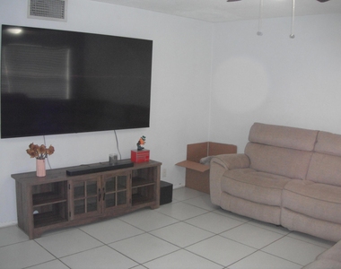 4169 Sw 67th Avenue - Photo Thumbnail 1