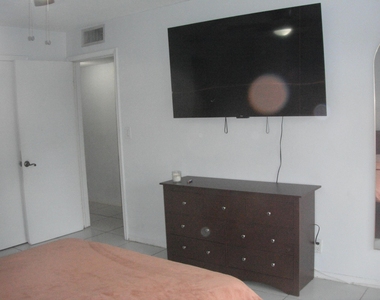 4169 Sw 67th Avenue - Photo Thumbnail 8