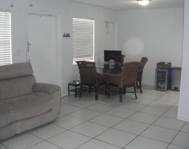 4169 Sw 67th Avenue - Photo Thumbnail 2