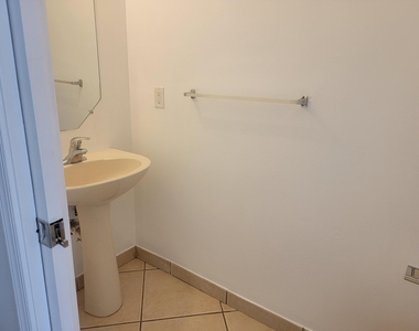 2603 Sw 82nd Avenue - Photo Thumbnail 3