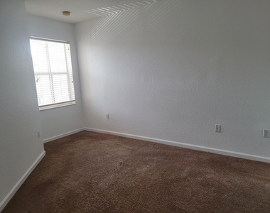 2603 Sw 82nd Avenue - Photo Thumbnail 7