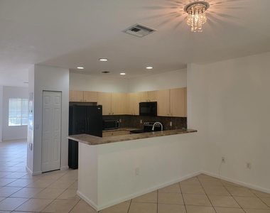 2603 Sw 82nd Avenue - Photo Thumbnail 1