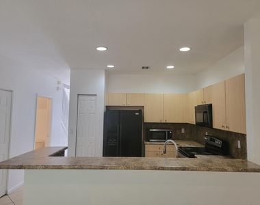 2603 Sw 82nd Avenue - Photo Thumbnail 2