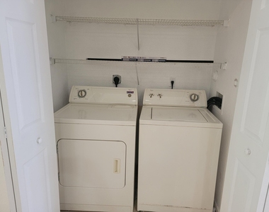 2603 Sw 82nd Avenue - Photo Thumbnail 10