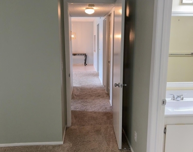 826 Sky Pine Way - Photo Thumbnail 7