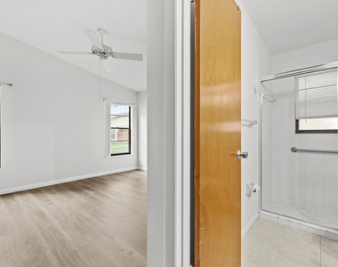 8019 Se Villa Circle - Photo Thumbnail 16
