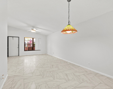 8019 Se Villa Circle - Photo Thumbnail 13