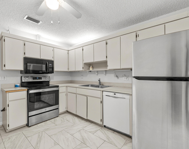 8019 Se Villa Circle - Photo Thumbnail 8
