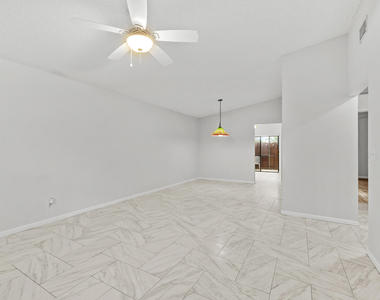 8019 Se Villa Circle - Photo Thumbnail 3