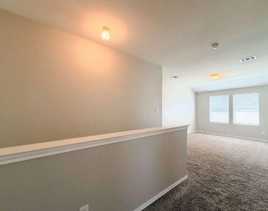 670 Horn Street - Photo Thumbnail 36