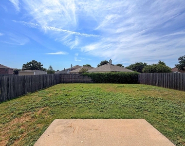 670 Horn Street - Photo Thumbnail 37
