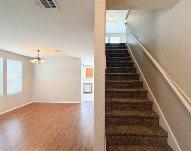670 Horn Street - Photo Thumbnail 18