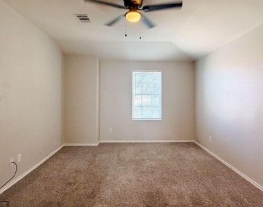 670 Horn Street - Photo Thumbnail 24
