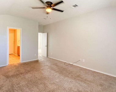 670 Horn Street - Photo Thumbnail 23