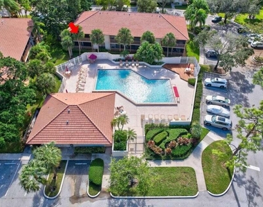 302 Brackenwood Circle - Photo Thumbnail 30